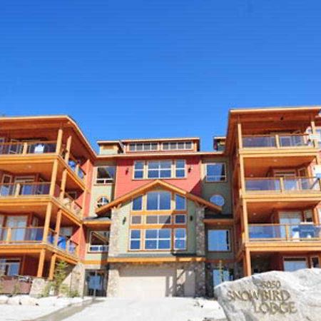 Snowbird Lodge Westbank Екстер'єр фото