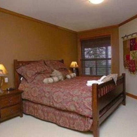 Snowbird Lodge Westbank Екстер'єр фото